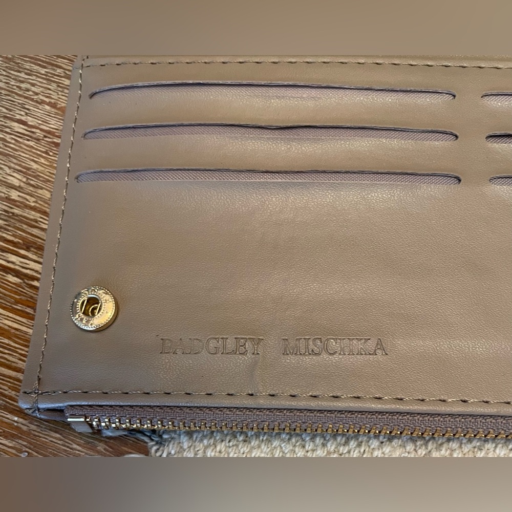 Badgley Mischka Quilted Tan Wallet - Picture 4 of 8